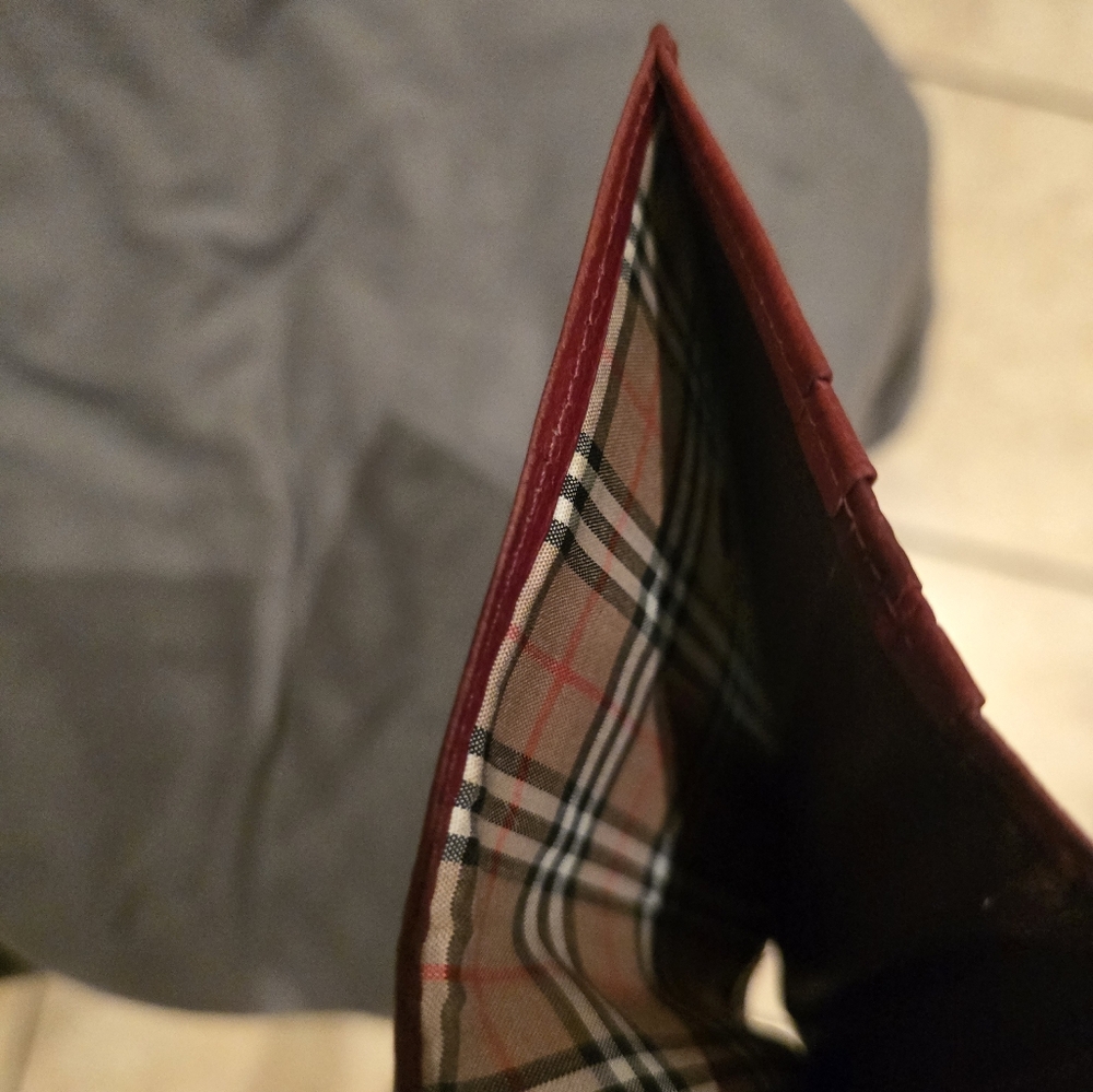 Burberry red wallet - Picture 7 of 7
